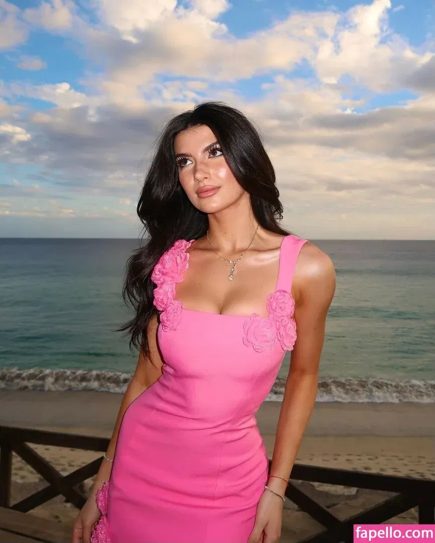 Ellie Zeiler Onlyfans Photo Gallery 