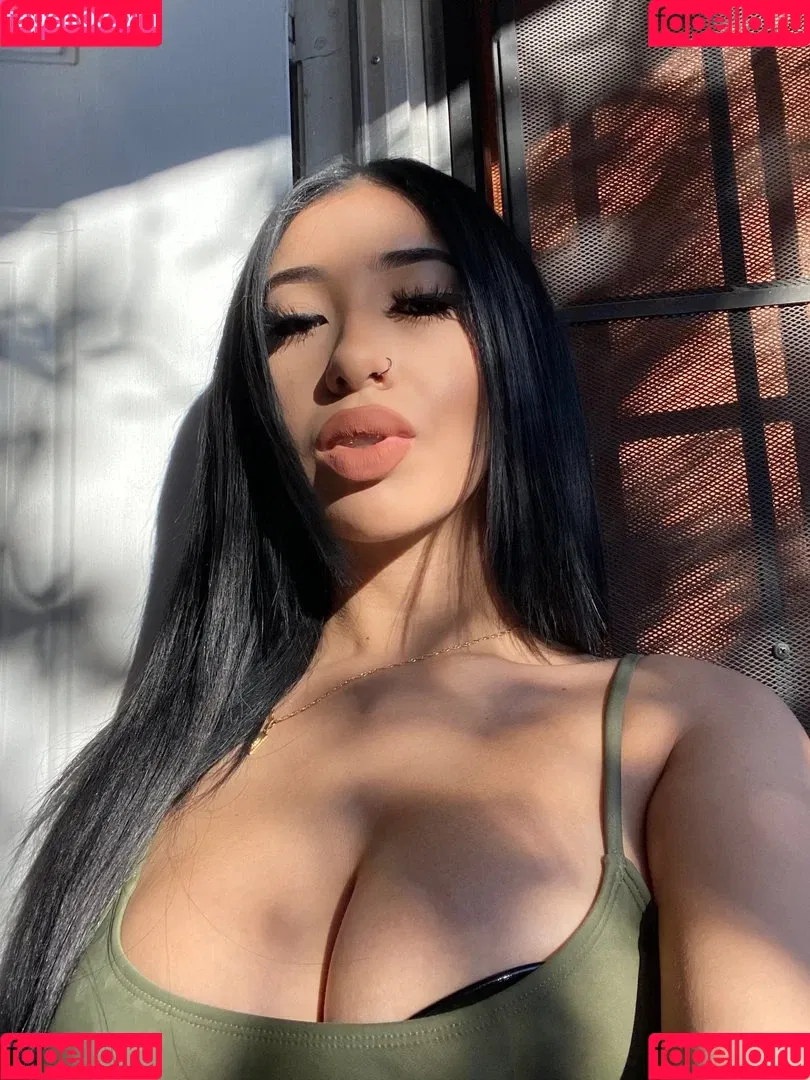 me_marlyn Onlyfans Photo Gallery 