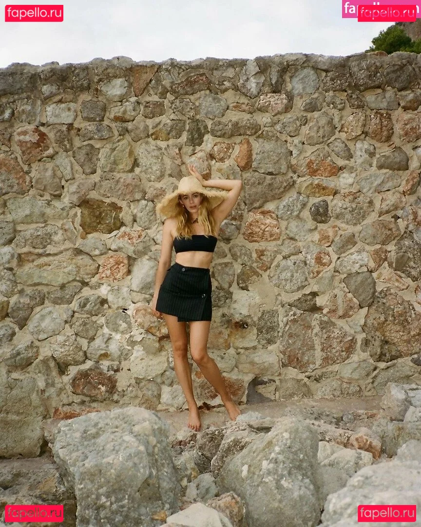 Keeley Hazel Onlyfans Photo Gallery 