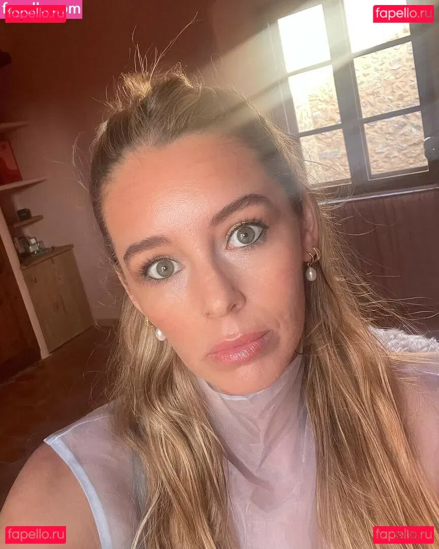 Keeley Hazel Onlyfans Photo Gallery 