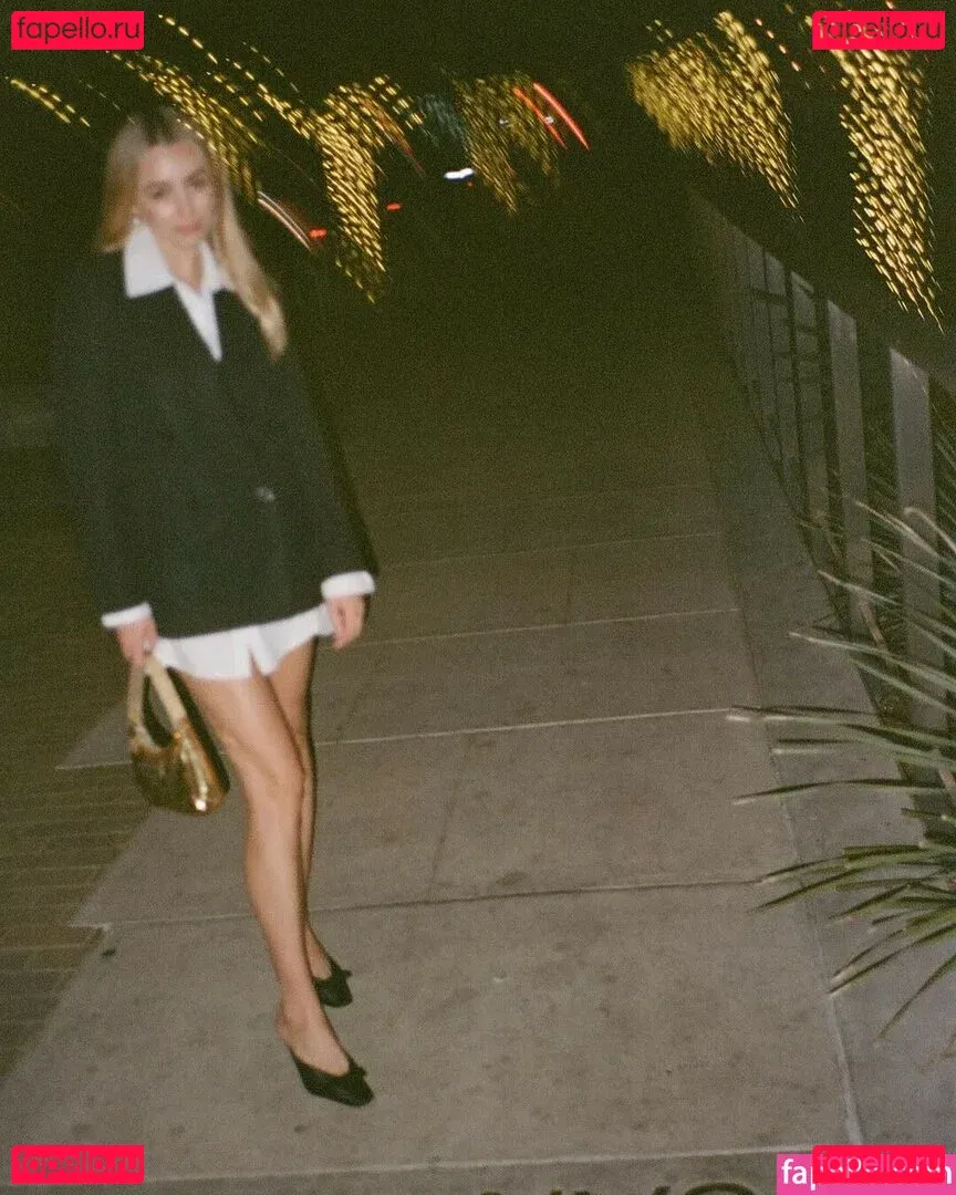 Keeley Hazel Onlyfans Photo Gallery 