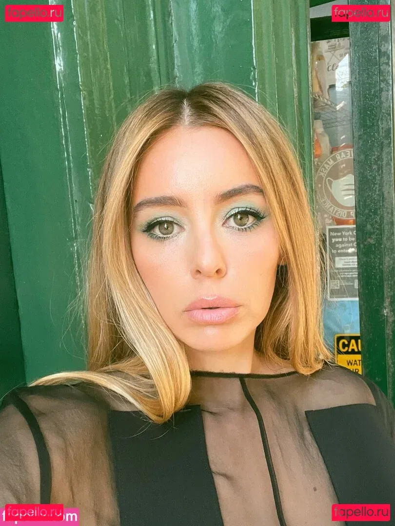 Keeley Hazel Onlyfans Photo Gallery 