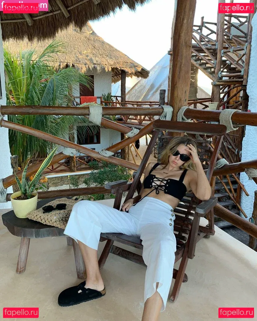 Keeley Hazel Onlyfans Photo Gallery 