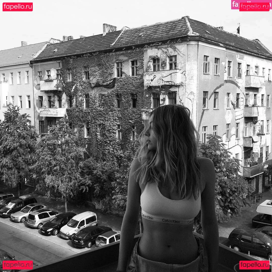 Keeley Hazel Onlyfans Photo Gallery 