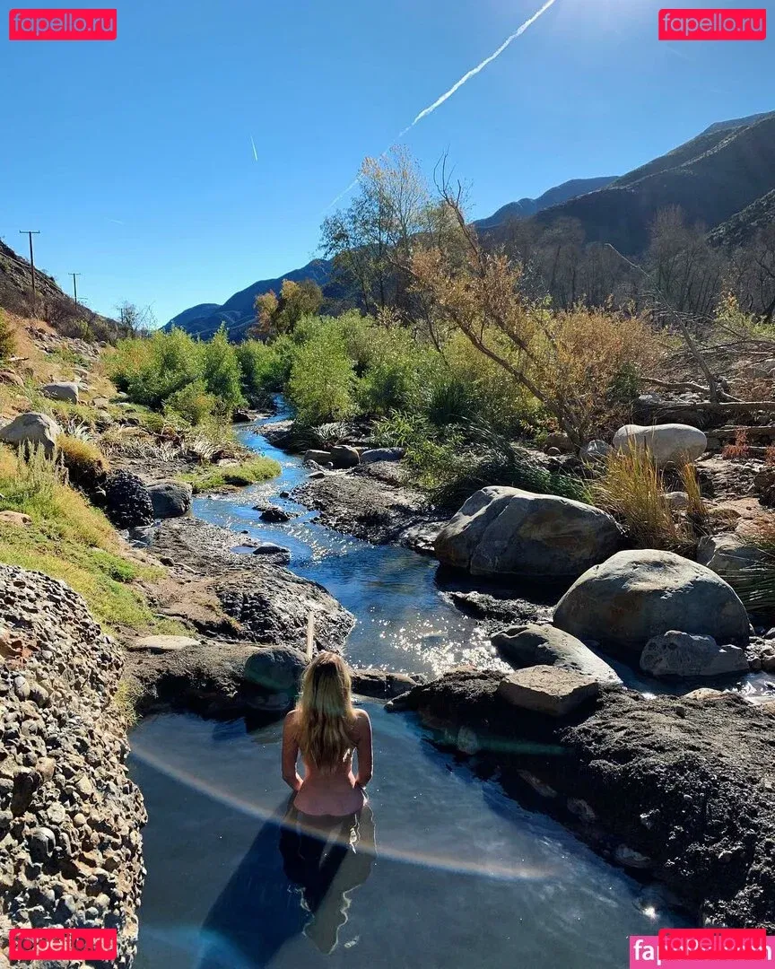 Keeley Hazel Onlyfans Photo Gallery 