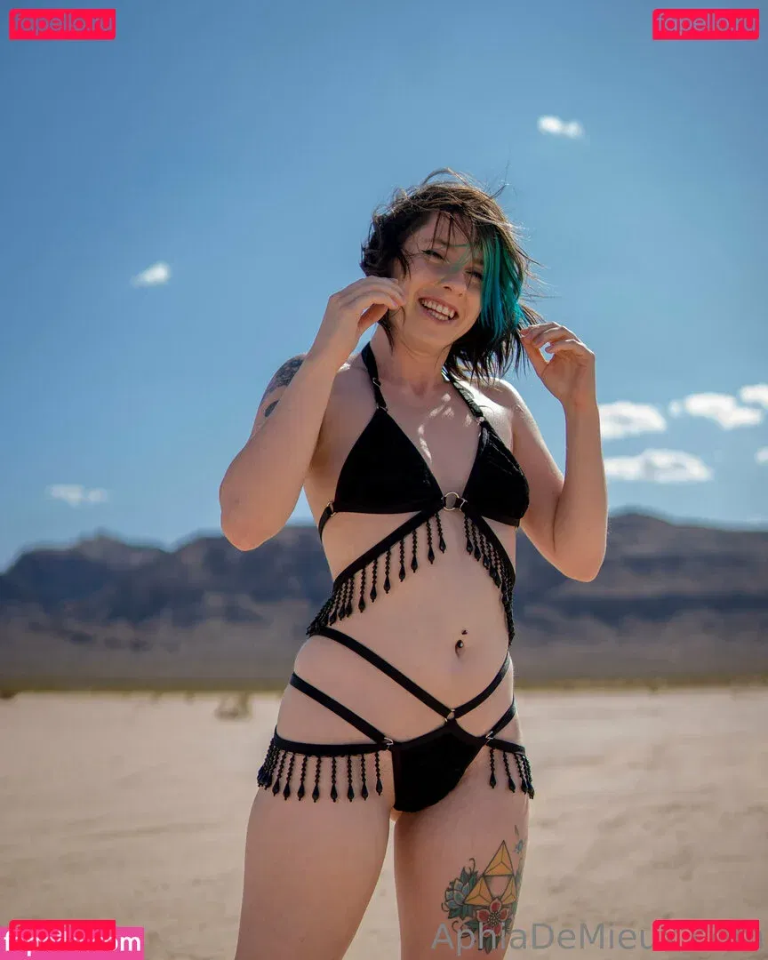 aphiademieuxpublic Onlyfans Photo Gallery 