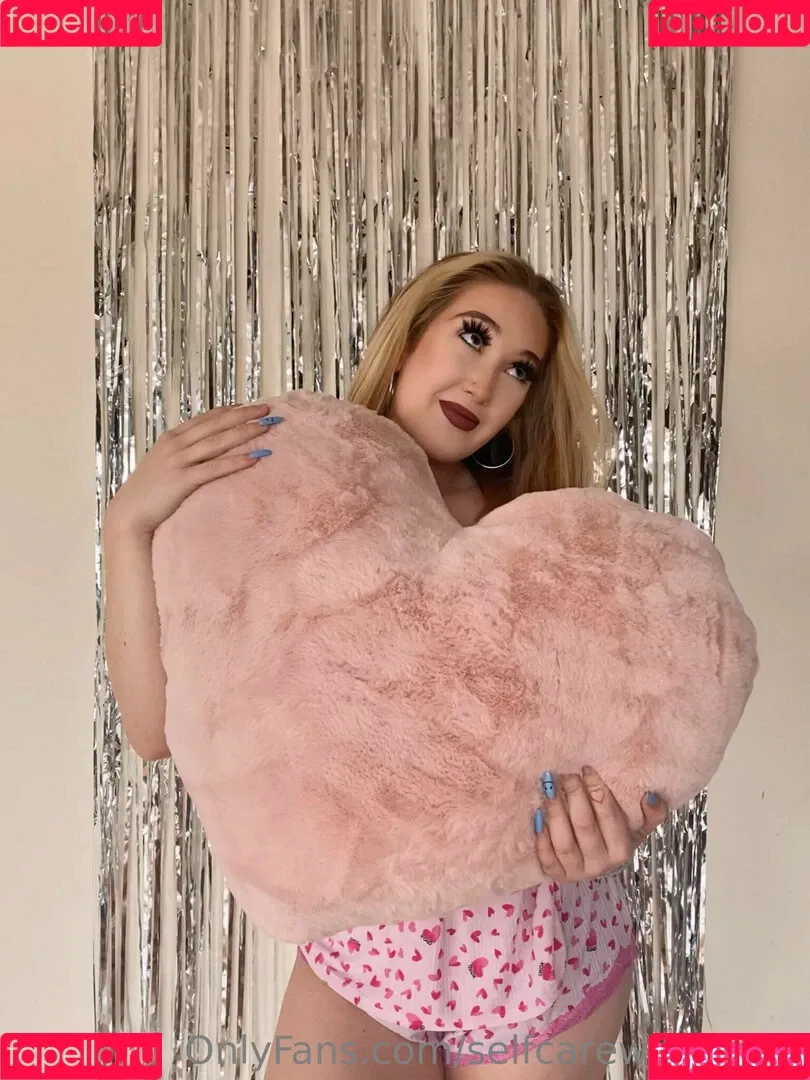 selfcarewithchloe Onlyfans Photo Gallery 