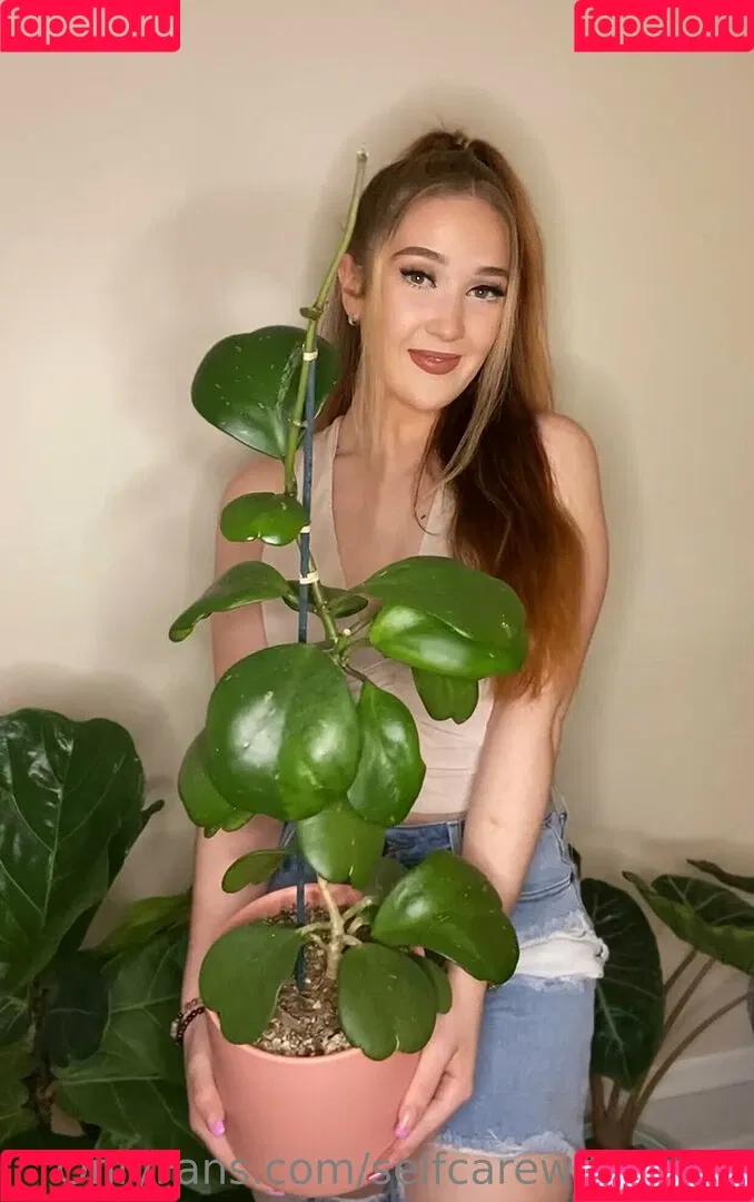 selfcarewithchloe Onlyfans Photo Gallery 