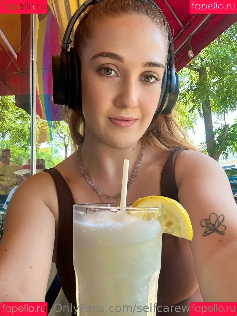 selfcarewithchloe Onlyfans Photo Gallery 