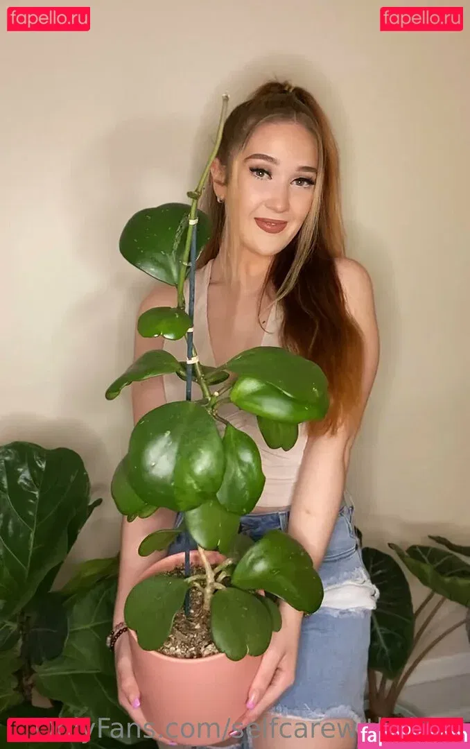 selfcarewithchloe Onlyfans Photo Gallery 