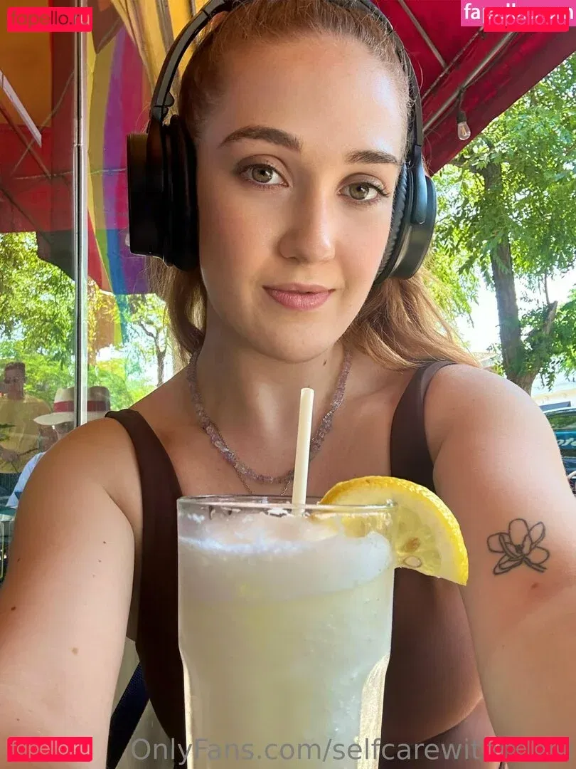 selfcarewithchloe Onlyfans Photo Gallery 