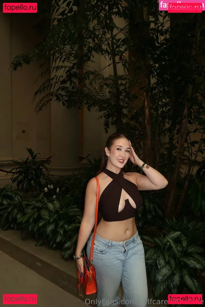 selfcarewithchloe Onlyfans Photo Gallery 