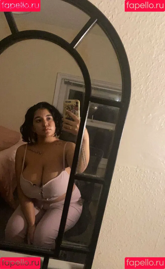 Boa Hancock Onlyfans Photo Gallery 