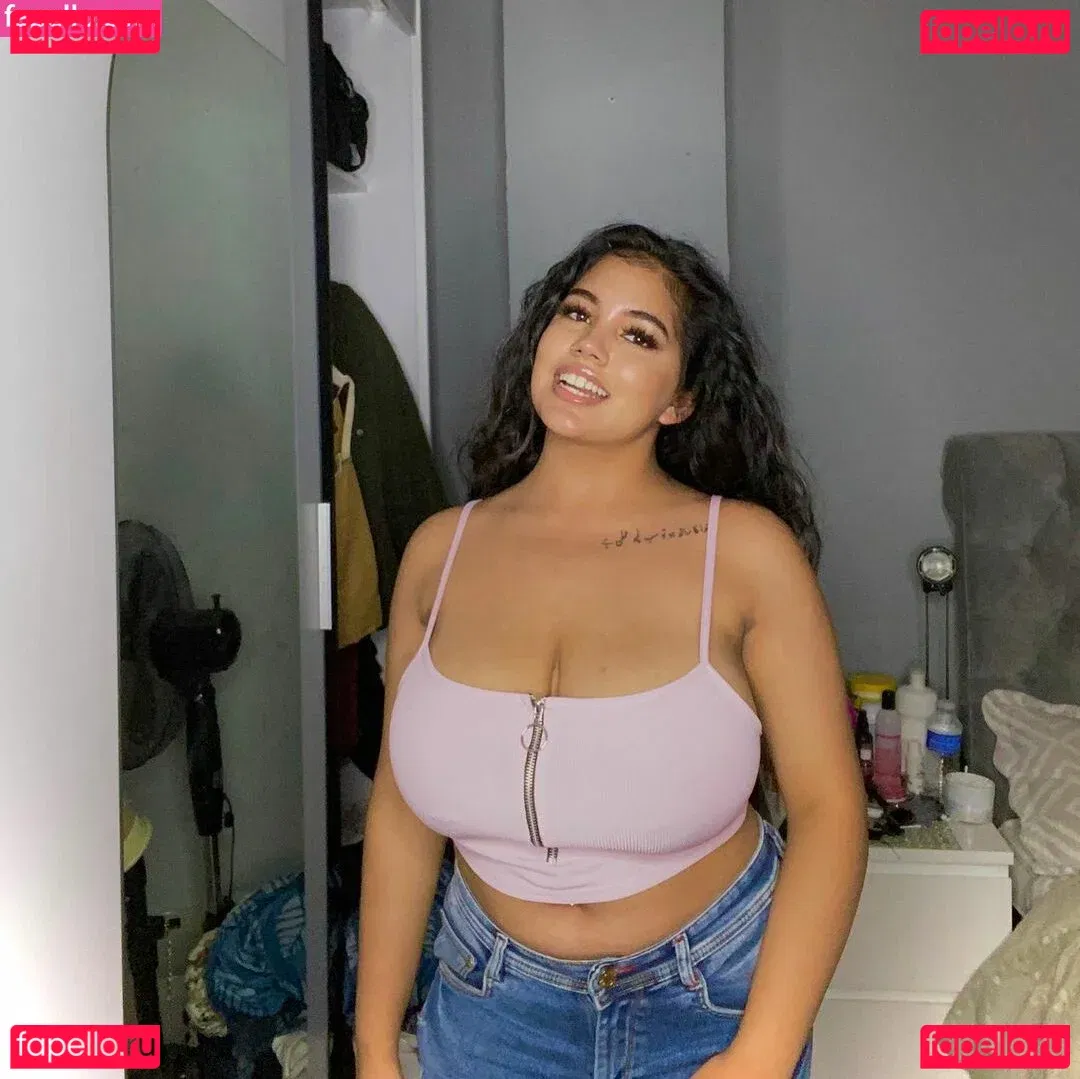 Boa Hancock Onlyfans Photo Gallery 