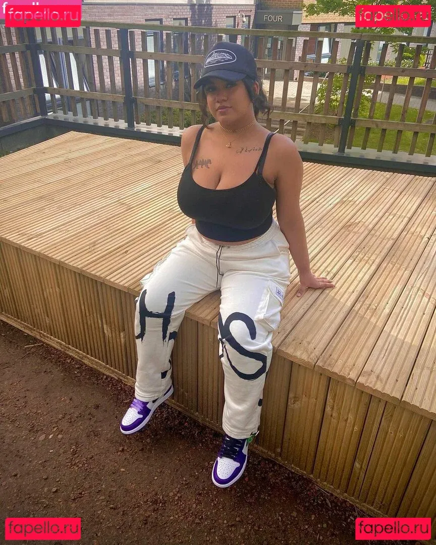 Boa Hancock Onlyfans Photo Gallery 