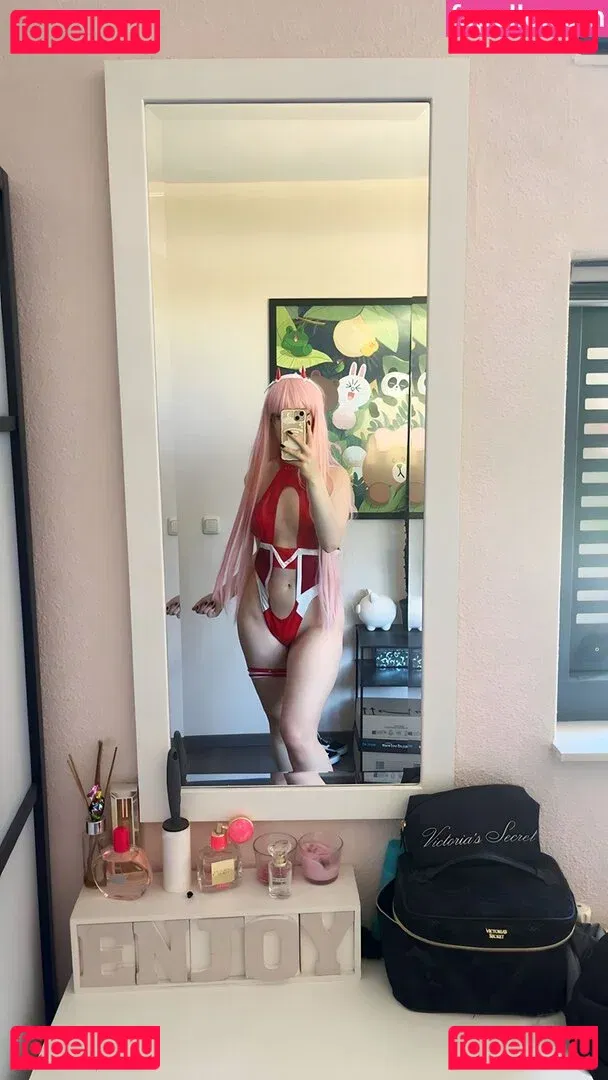 OMGPopx Onlyfans Photo Gallery 