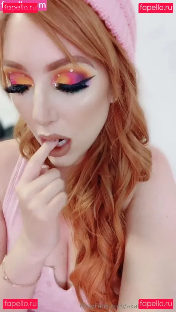 akathefirebush Onlyfans Photo Gallery 