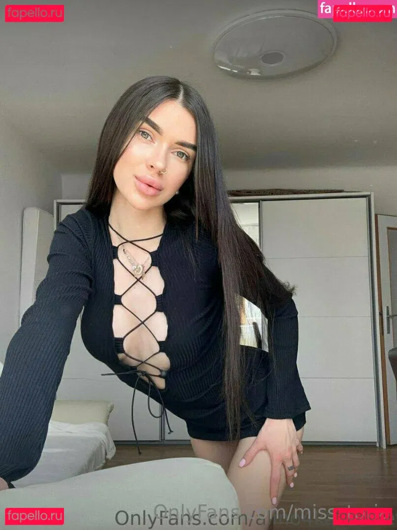 miss_toria Onlyfans Photo Gallery 
