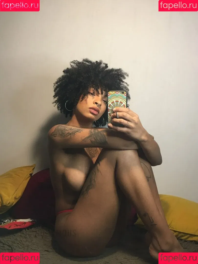 Molive Onlyfans Photo Gallery 
