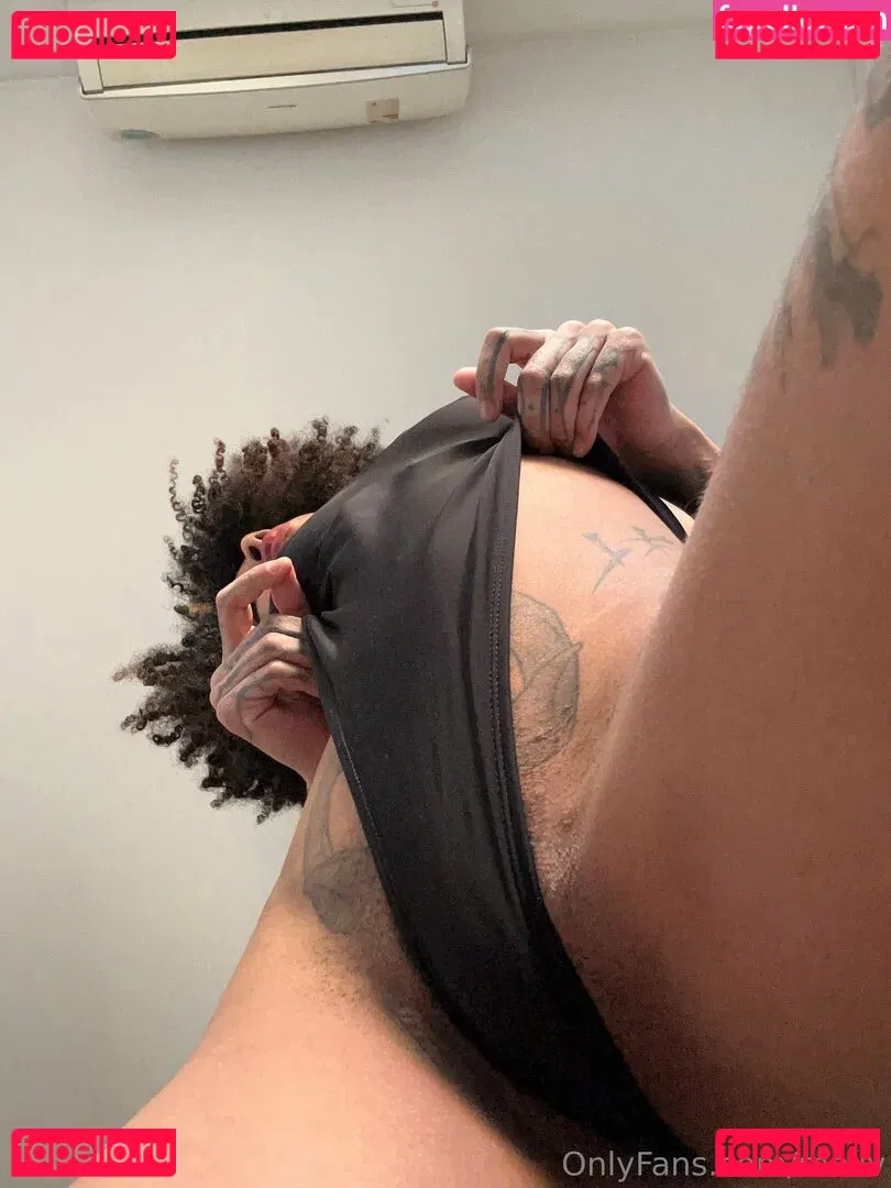 Molive Onlyfans Photo Gallery 