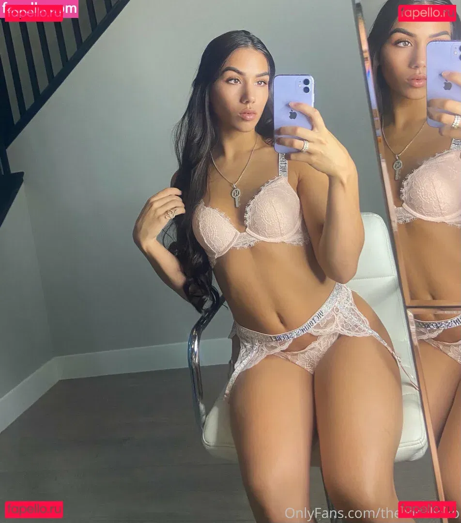 therosaliaxo Onlyfans Photo Gallery 