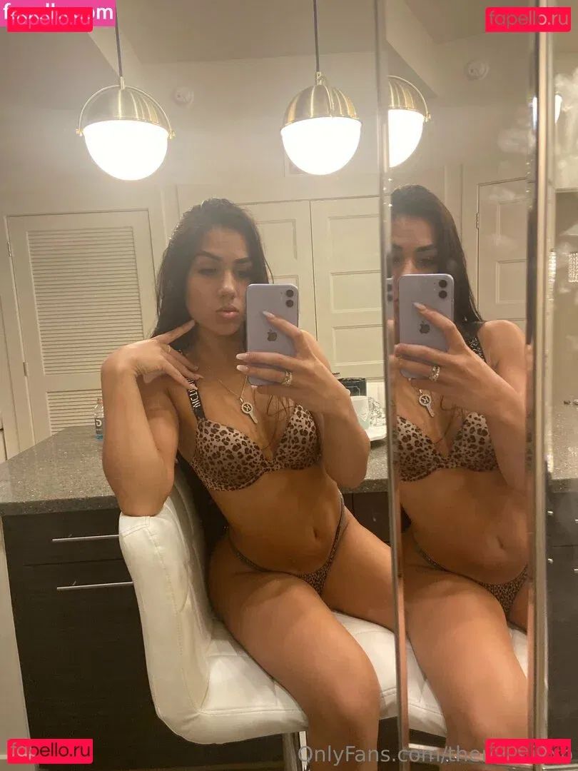 therosaliaxo Onlyfans Photo Gallery 
