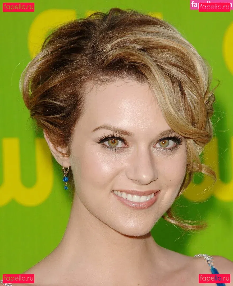 Hilarie Burton Onlyfans Photo Gallery 