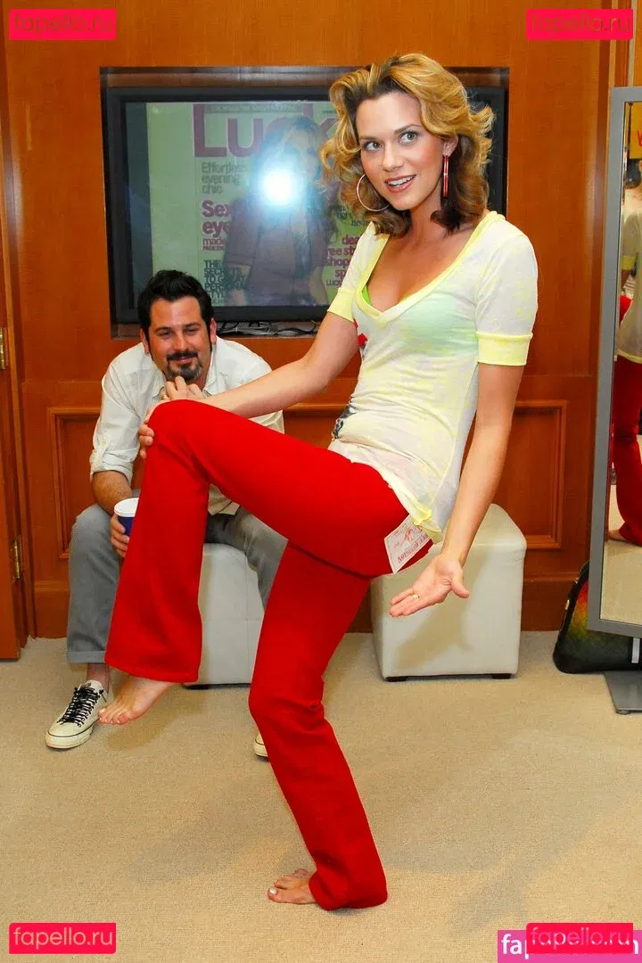 Hilarie Burton Onlyfans Photo Gallery 