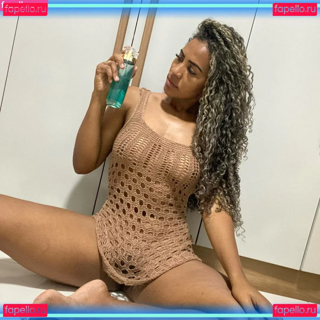 Renata Santos Onlyfans Photo Gallery 
