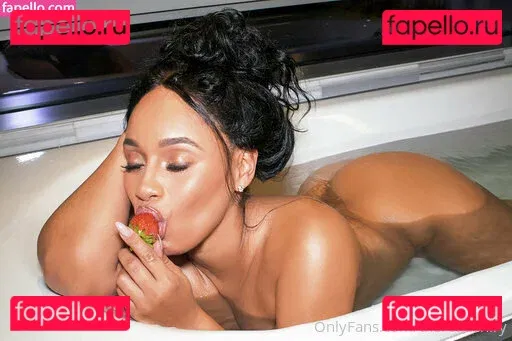 therealtahiry Onlyfans Photo Gallery 