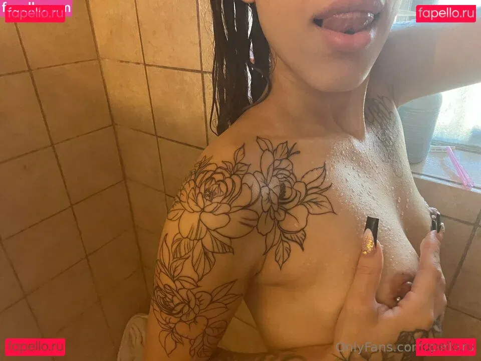 Glitt3r3 Onlyfans Photo Gallery 