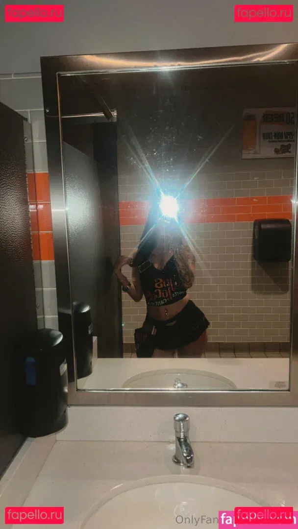 Glitt3r3 Onlyfans Photo Gallery 