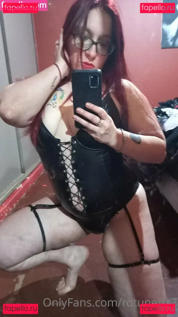 rotunena2 Onlyfans Photo Gallery 