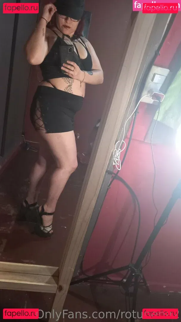 rotunena2 Onlyfans Photo Gallery 