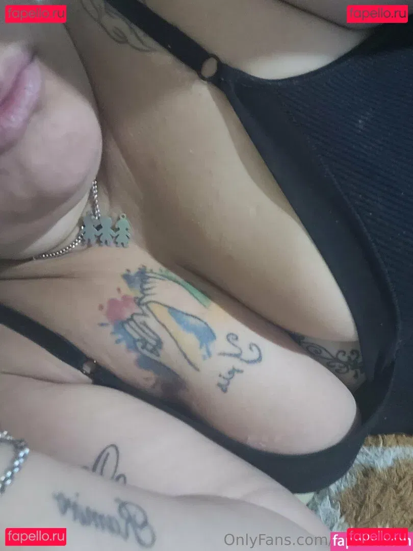 rotunena2 Onlyfans Photo Gallery 