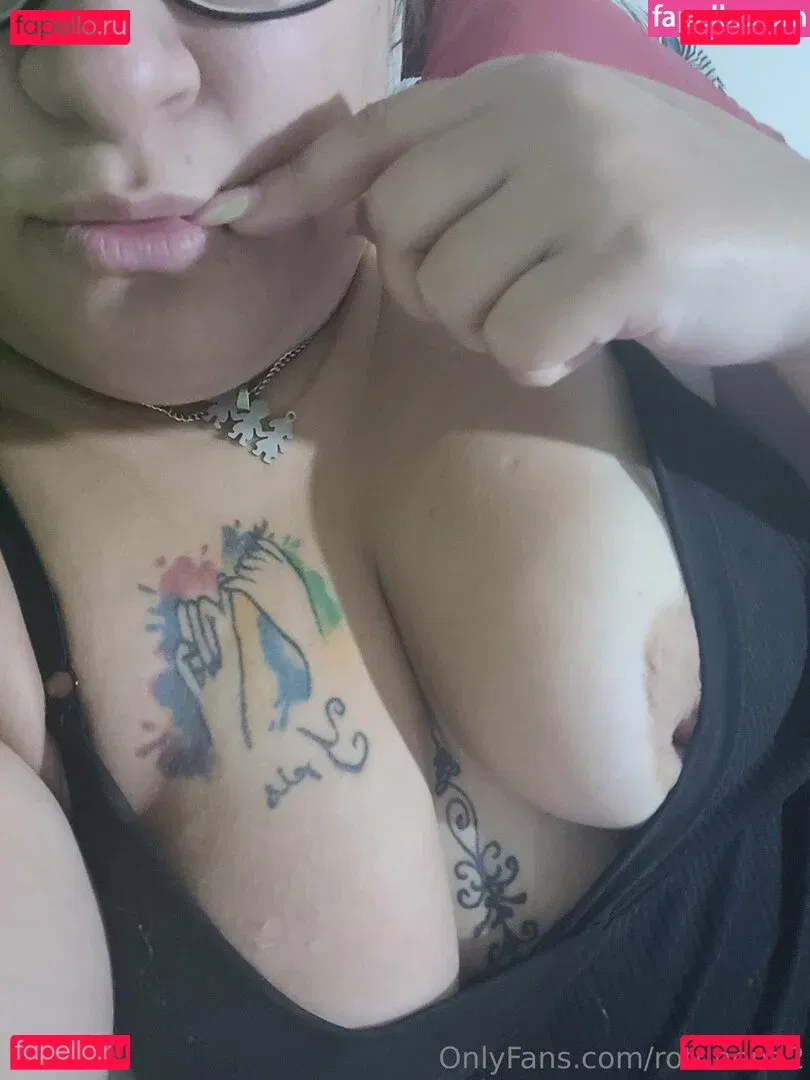 rotunena2 Onlyfans Photo Gallery 