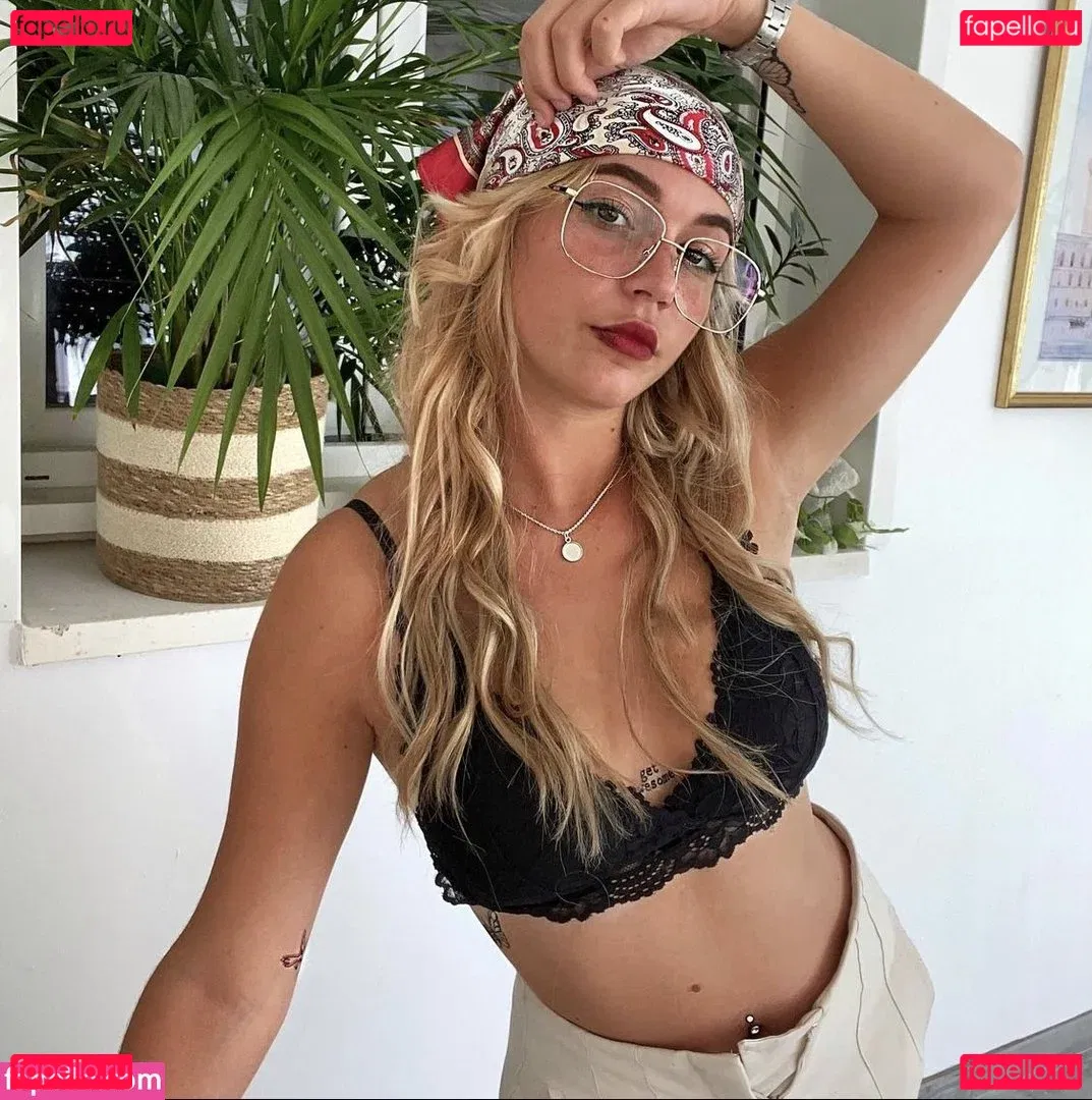 Chloe Catalano Onlyfans Photo Gallery 