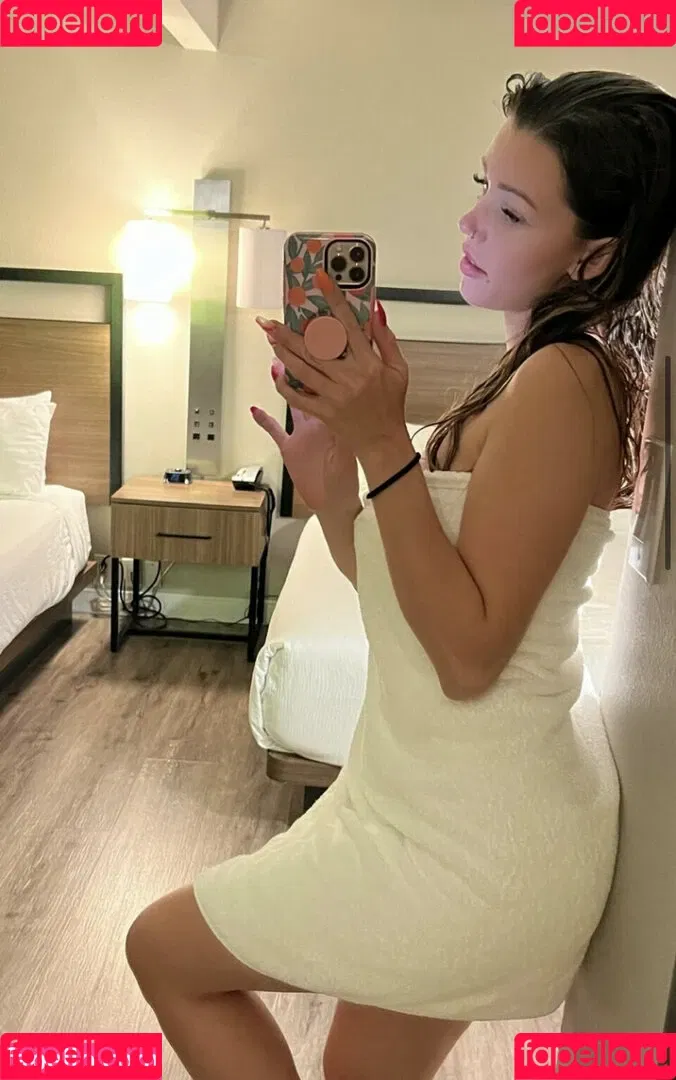 BeccaBangs Onlyfans Photo Gallery 