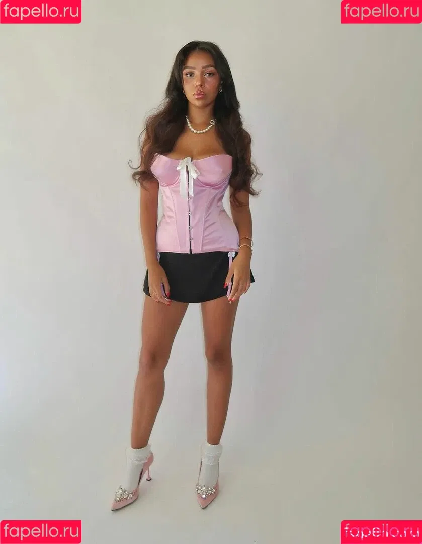 Daphne Blunt Onlyfans Photo Gallery 
