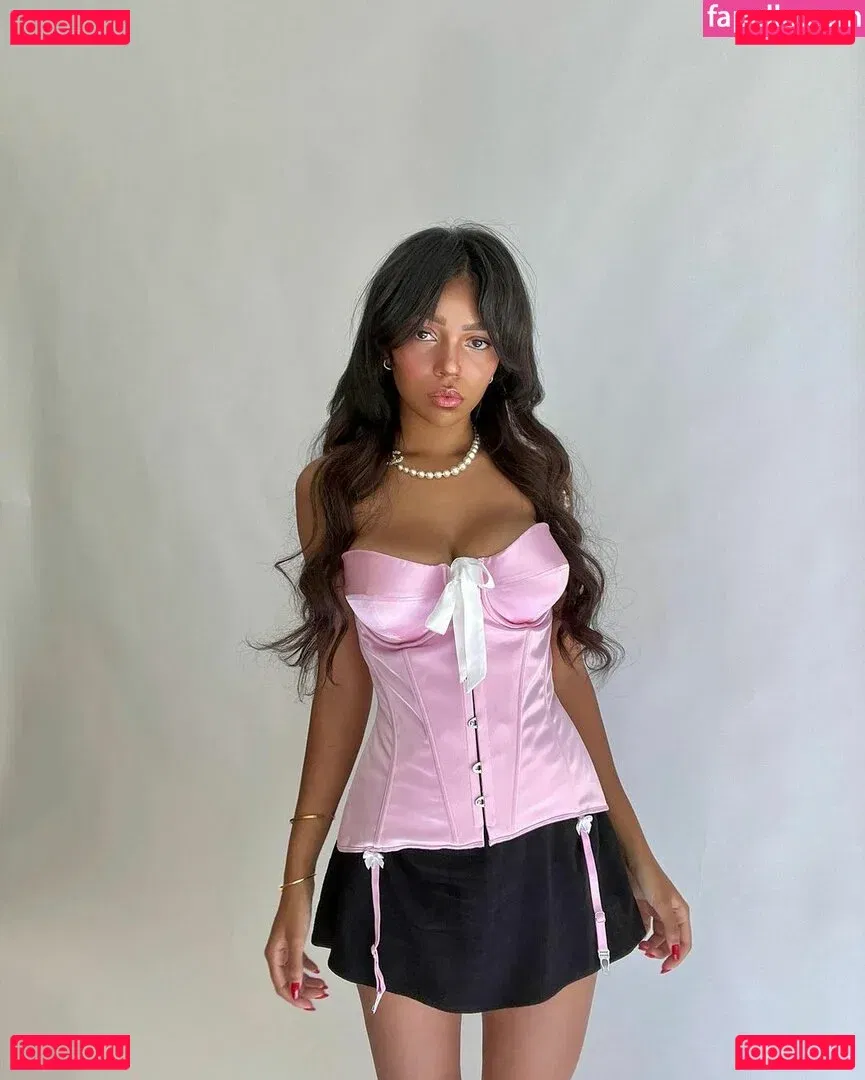 Daphne Blunt Onlyfans Photo Gallery 