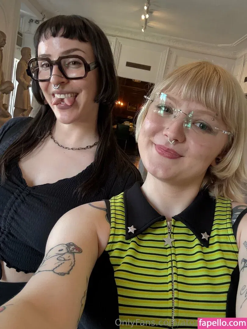 atom_and_eve Onlyfans Photo Gallery 