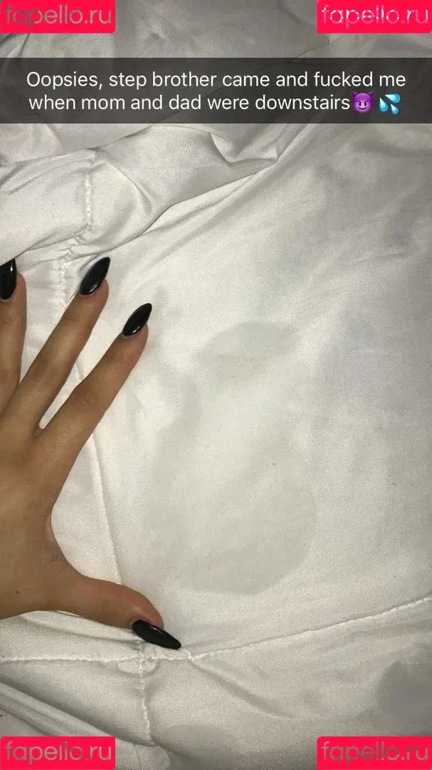 Rainey James Onlyfans Photo Gallery 