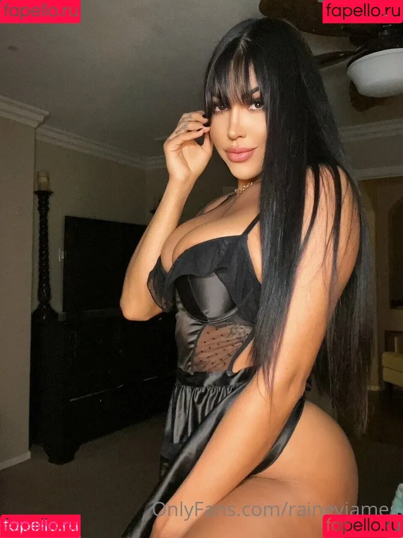 Rainey James Onlyfans Photo Gallery 