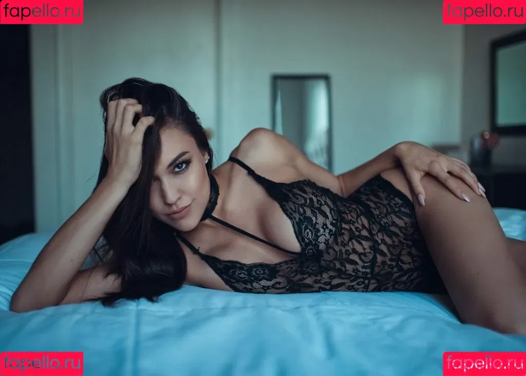 Rainey James Onlyfans Photo Gallery 