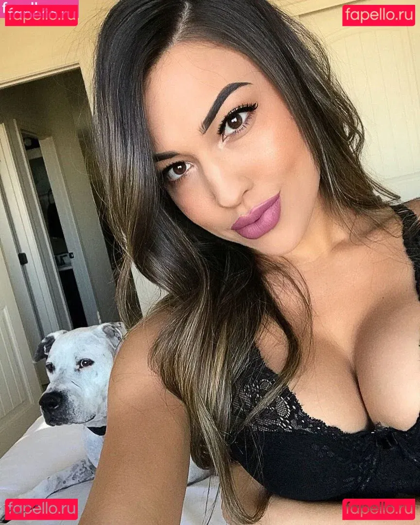 Rainey James Onlyfans Photo Gallery 