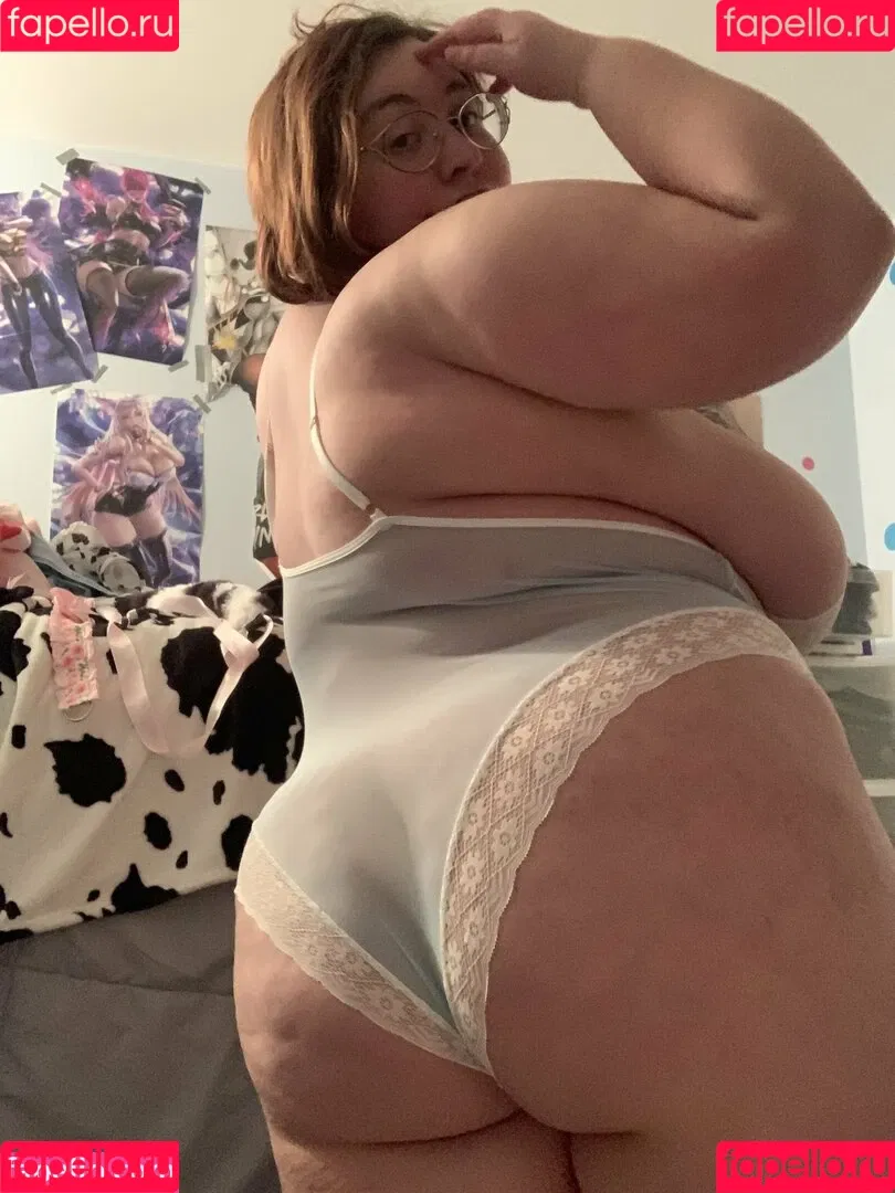 Squishy Lynxie Onlyfans Photo Gallery 