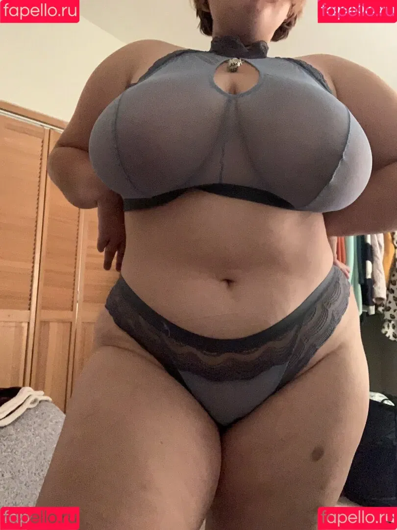Squishy Lynxie Onlyfans Photo Gallery 