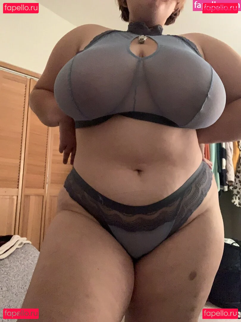 Squishy Lynxie Onlyfans Photo Gallery 