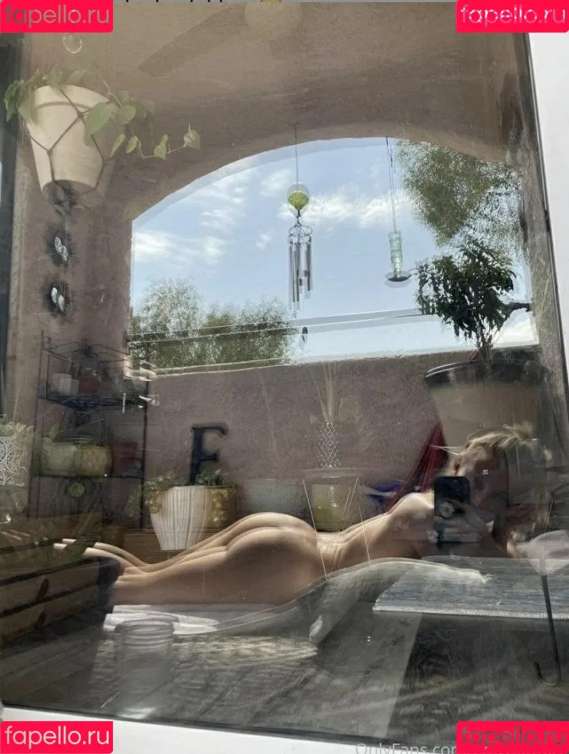 Emily Whitmire Onlyfans Photo Gallery 