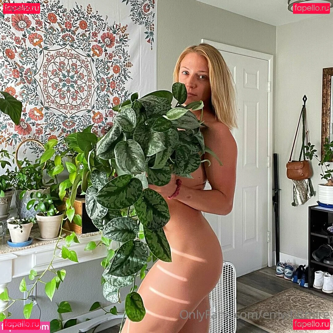 Emily Whitmire Onlyfans Photo Gallery 